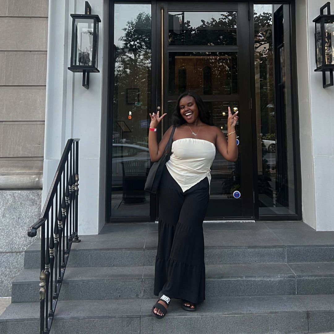 Christina Jane posing on the stairs in Washington DC